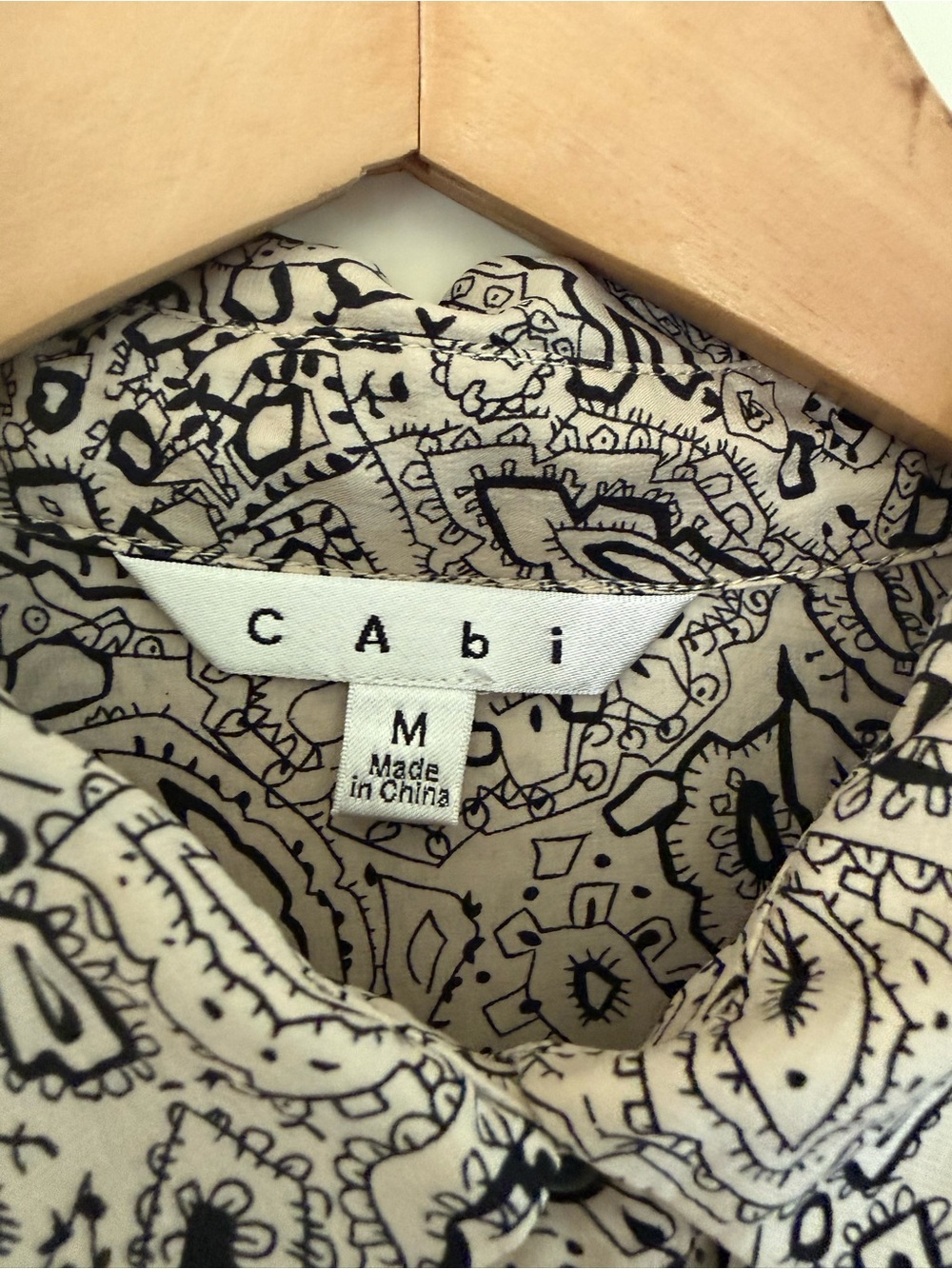 CAbi Silk Sketch Paisley Button Down Shirt Blouse 654 Black Cream size Medium - Picture 4 of 10